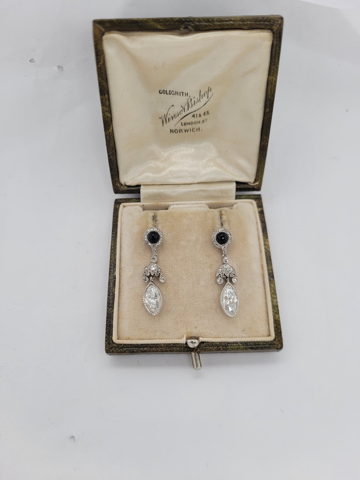 Art deco diamond drop earrings
SKU: 7673