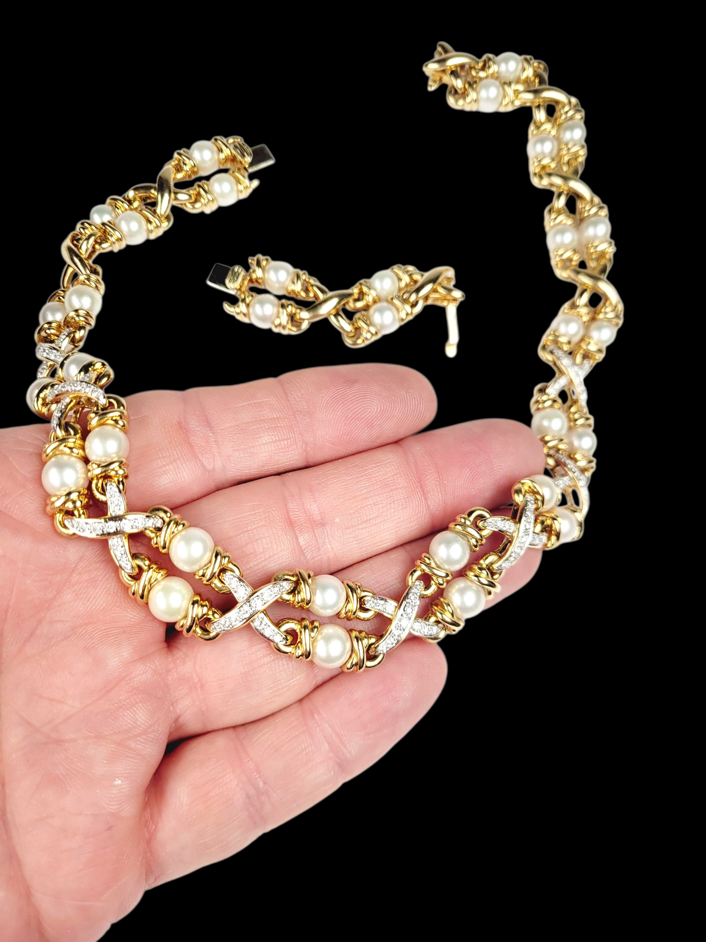 Vintage 18ct gold and pearl necklace
SKU: 8344