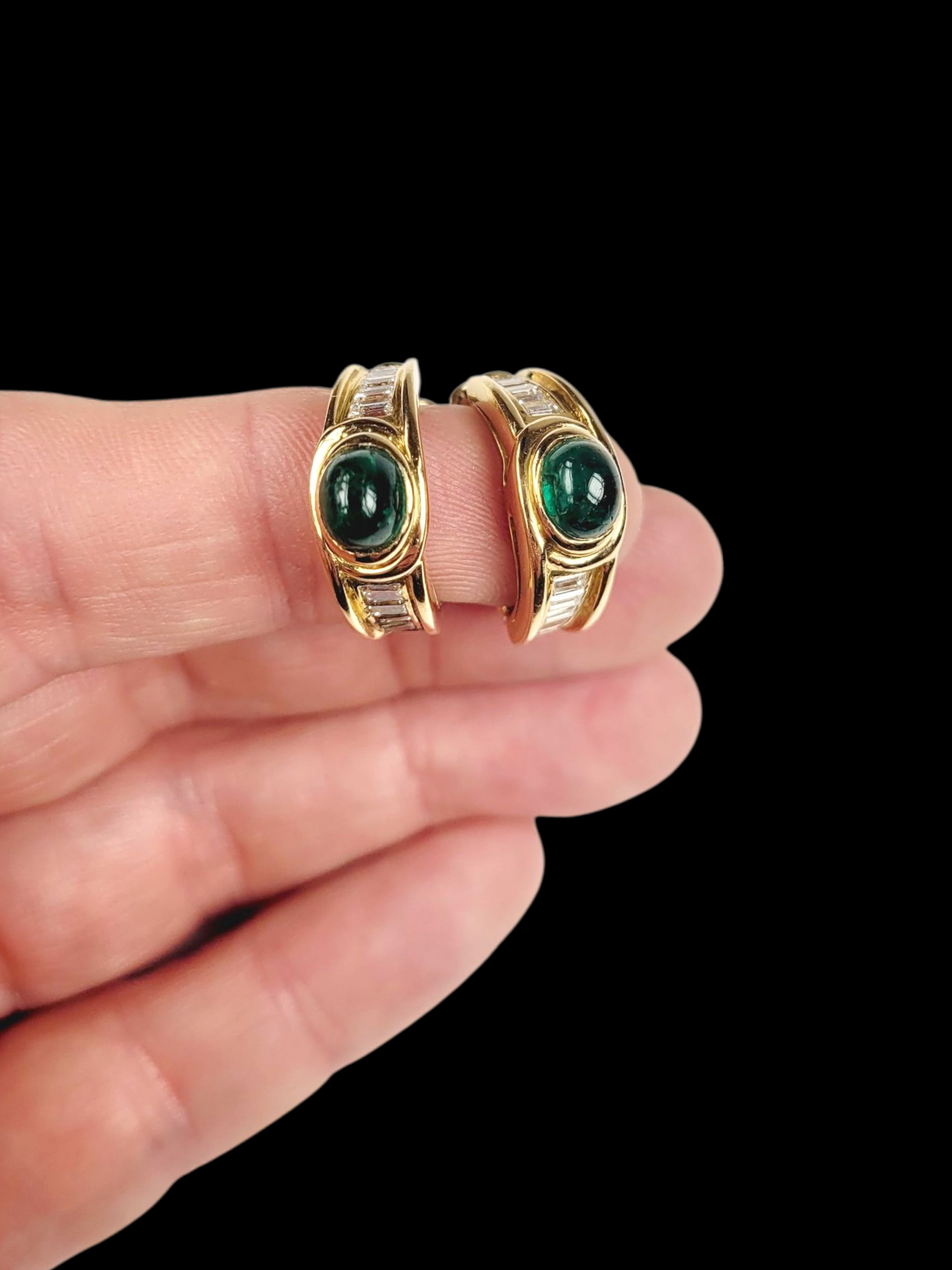 Cabochon emerald and diamond earrings
SKU: 8349
