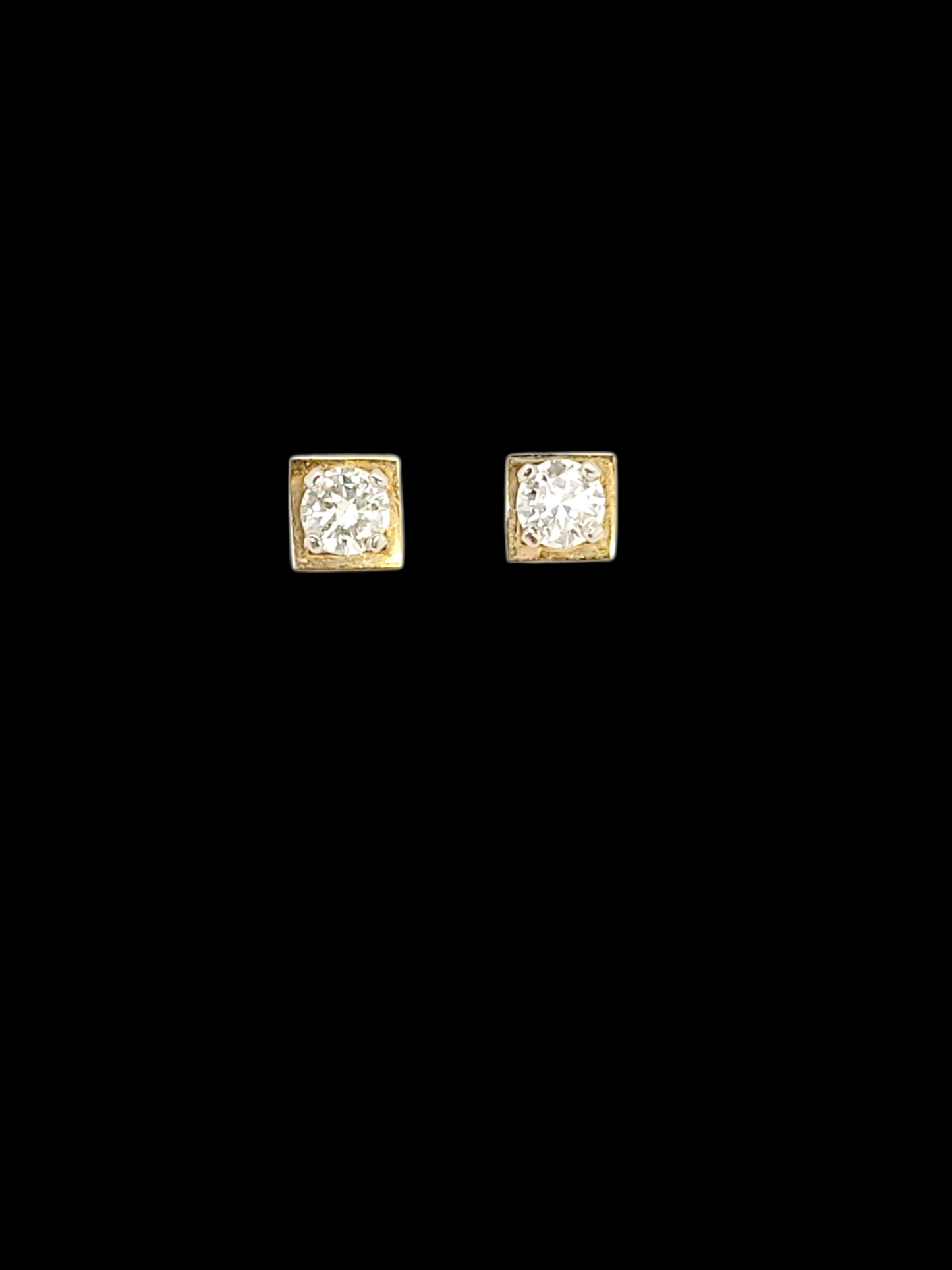 Vintage diamond stud earrings
SKU: 8350