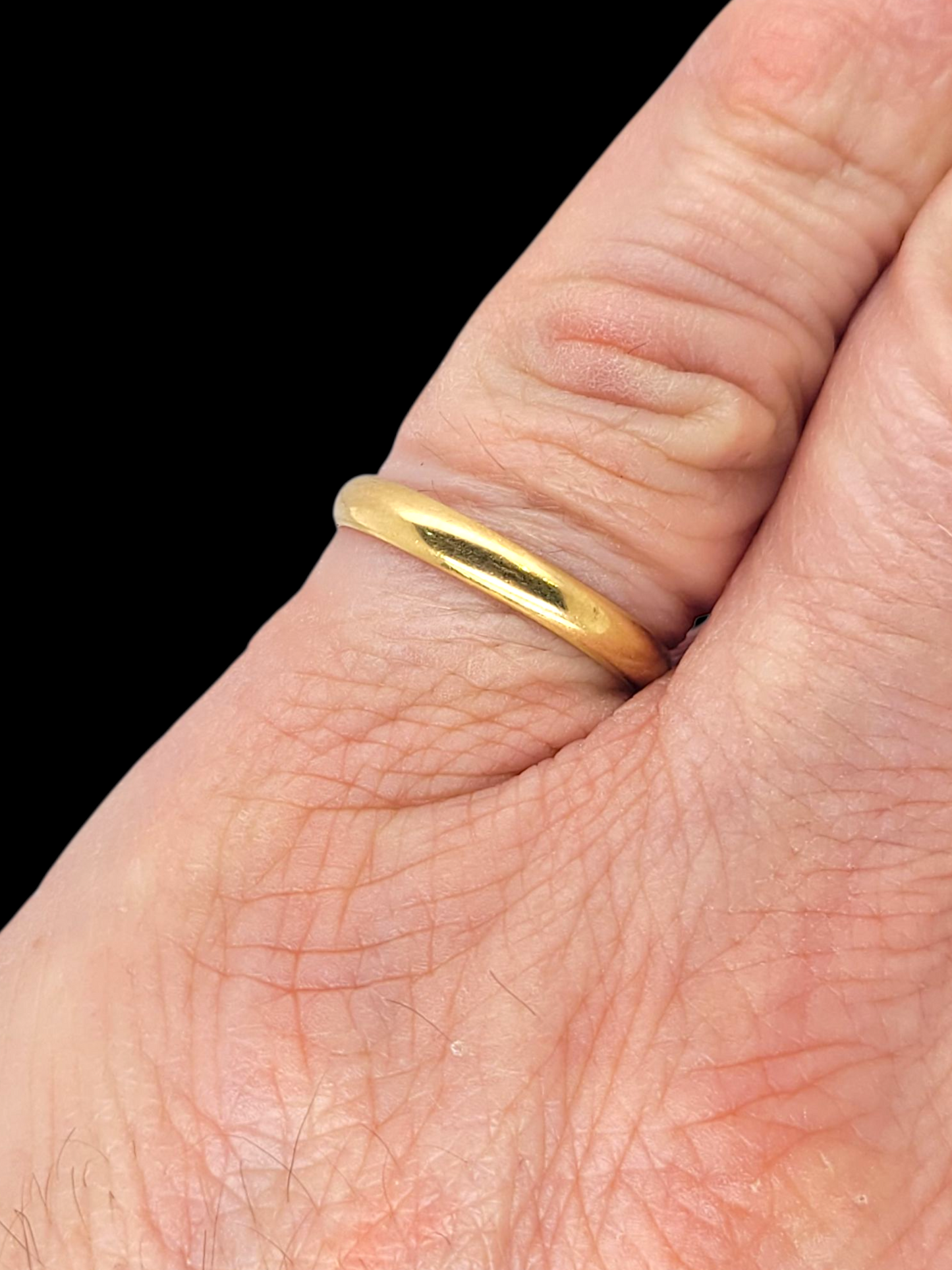 18ct yellow gold wedding ring
SKU: 8356