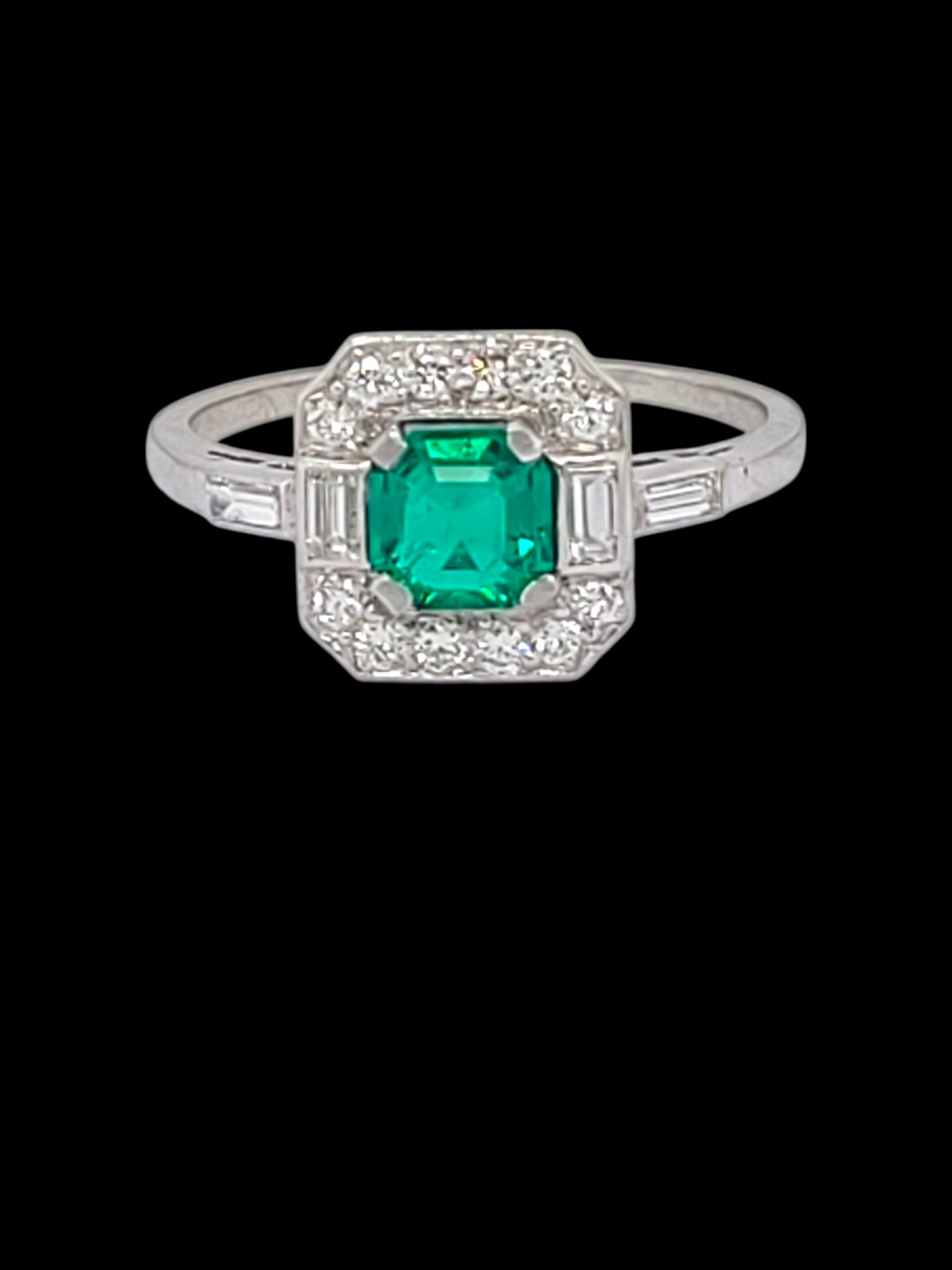 Gem emerald art deco engagement ring
SKU: 8373