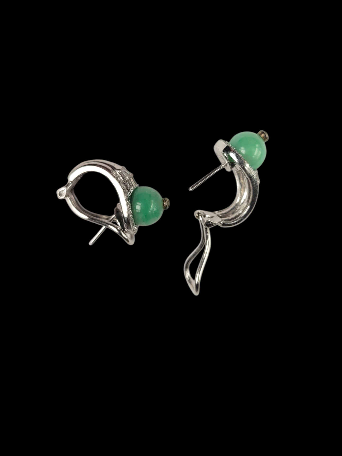 Cool apple jade and diamond earrings
SKU: 8381