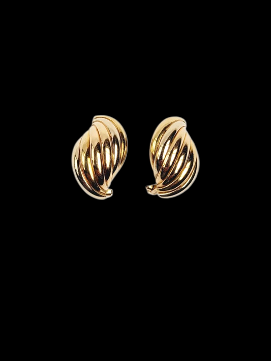 Cool helix vintage 18ct yellow gold day earrings
SKU: 8384