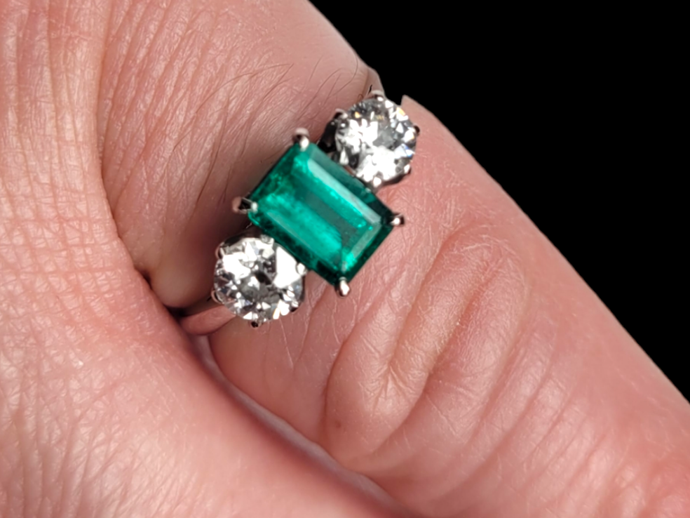 Emerald and diamond engagement ring
SKU: 6437