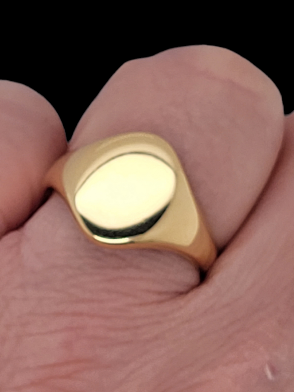 Plain 18ct gold signet ring
SKU: 6597