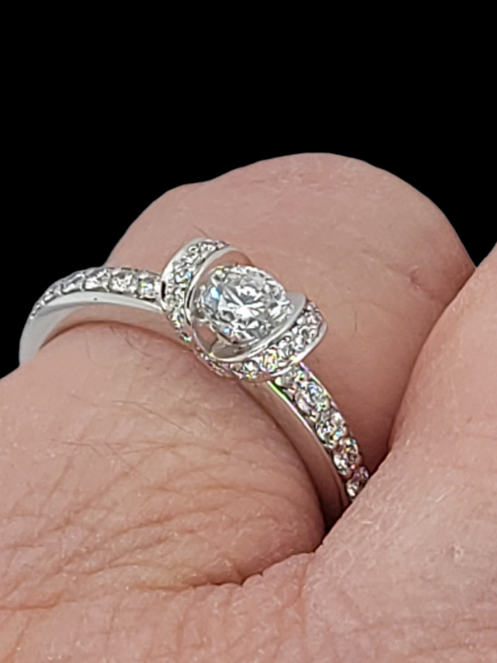 Diamond ribbon ring
SKU: 6596