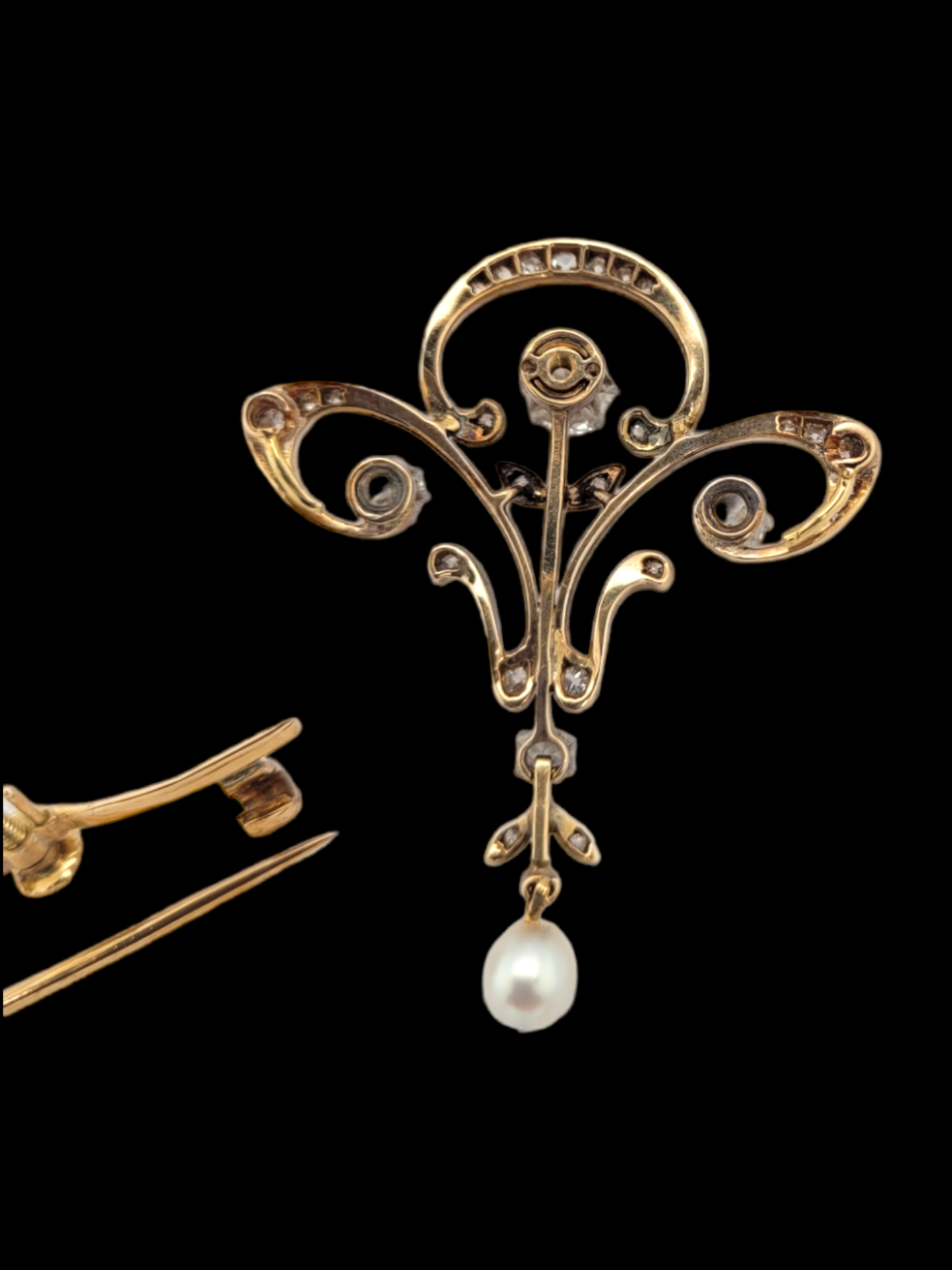 Art nouveau diamond and pearl brooch/pendant
SKU: 6417