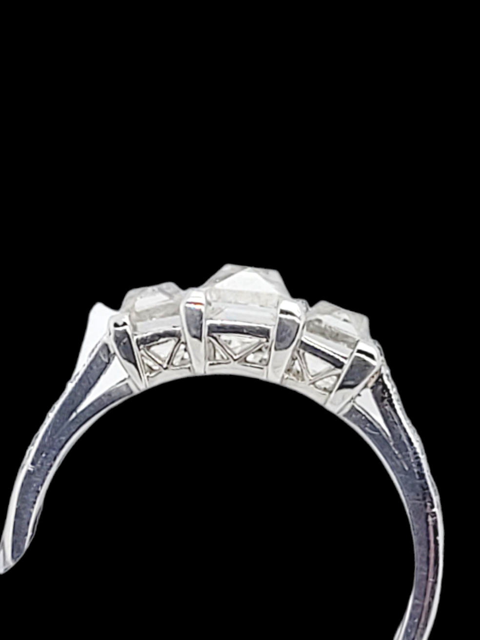Trilogy French cut diamond engagement ring
SKU: 6668