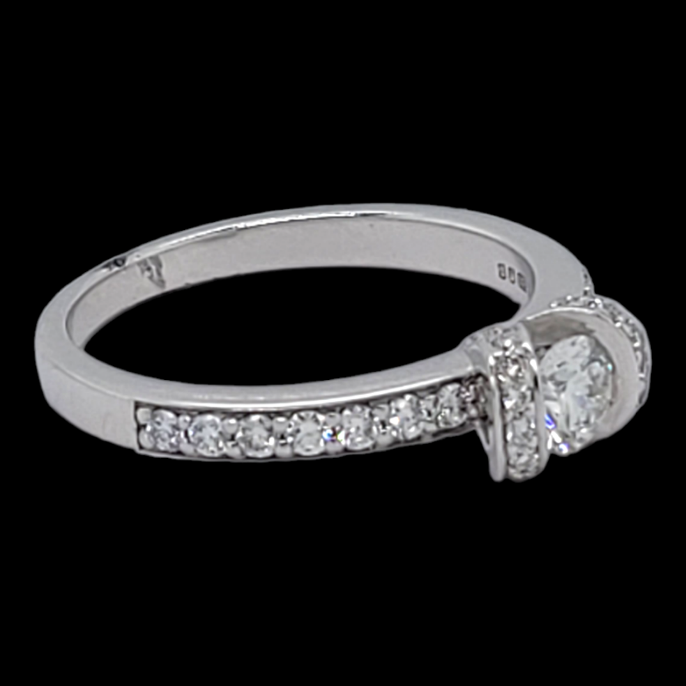 Diamond ribbon ring
SKU: 6596