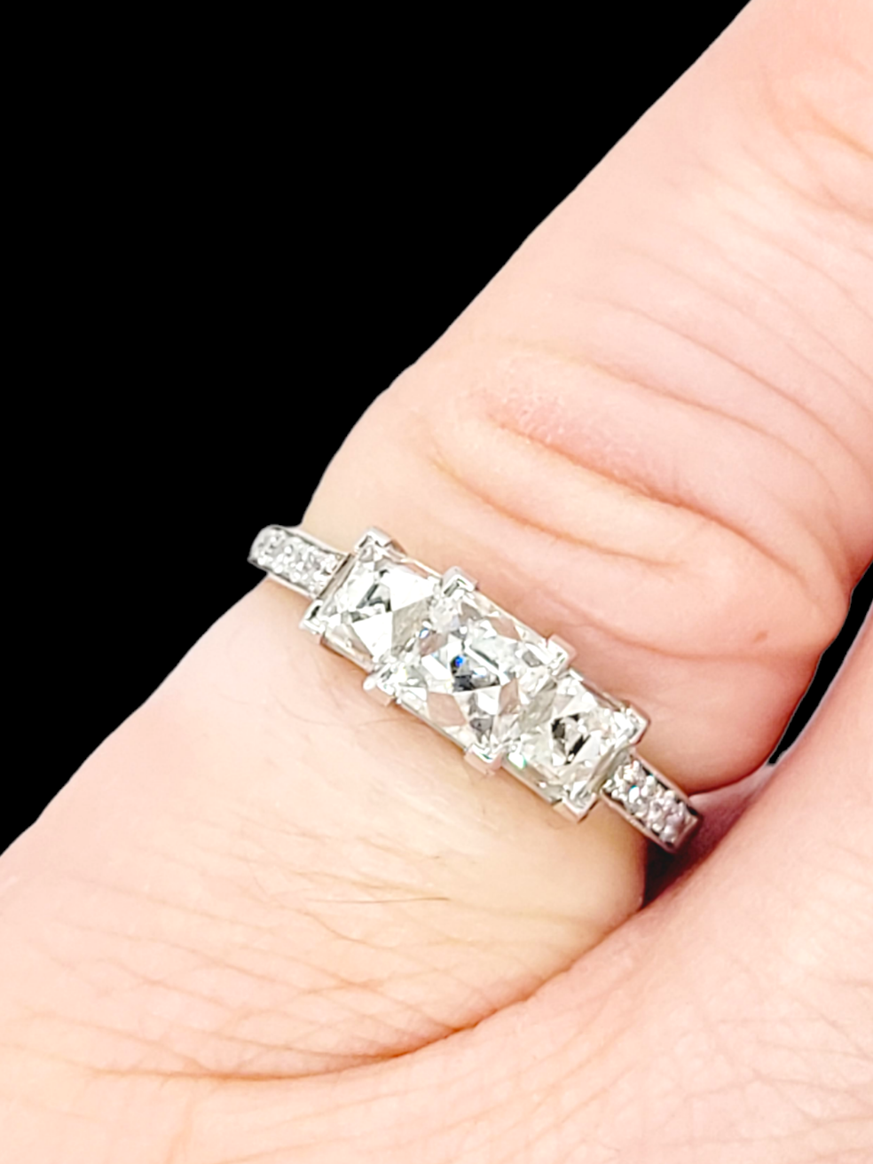 Trilogy French cut diamond engagement ring
SKU: 6668