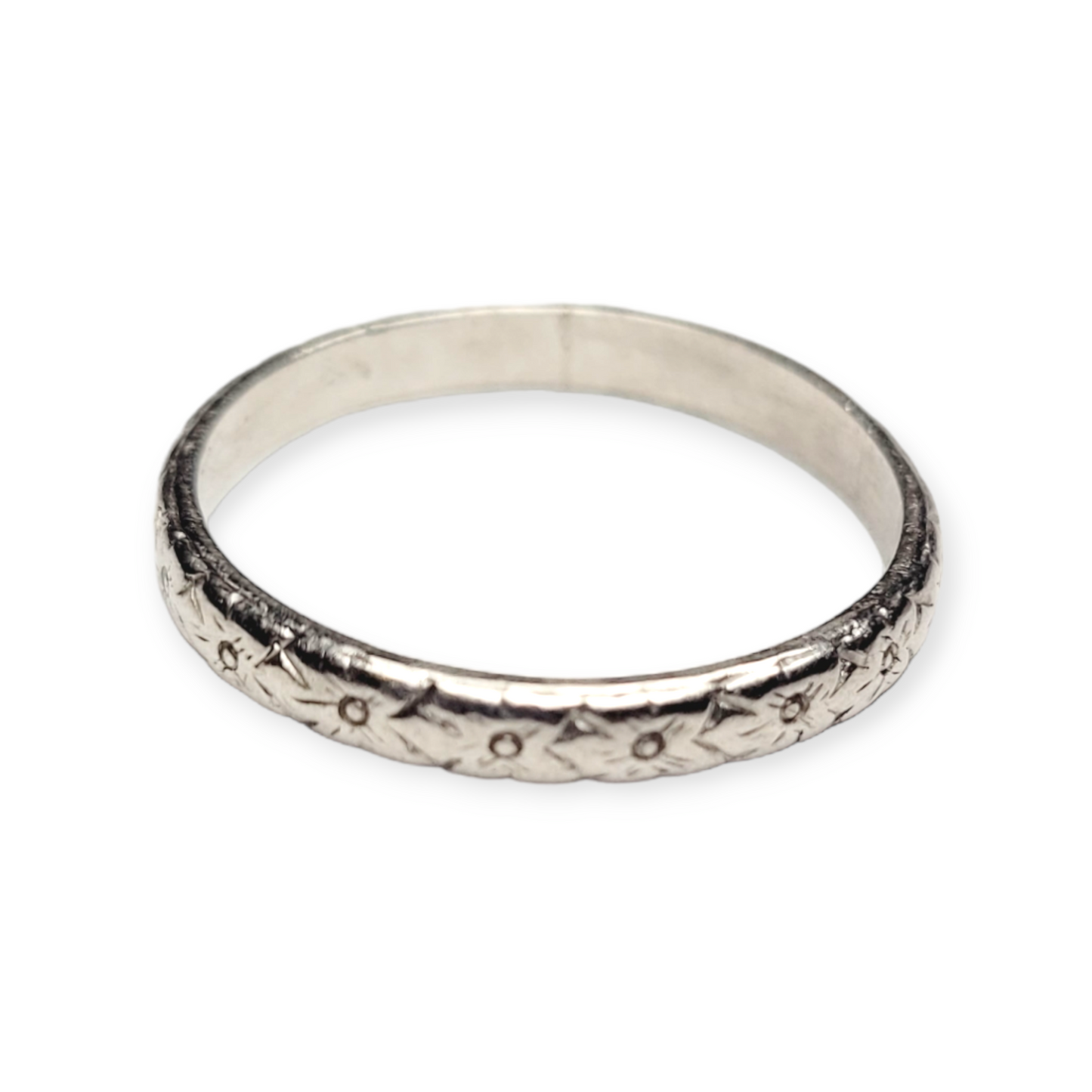Art deco engraved platinum wedding ring
SKU: 6376