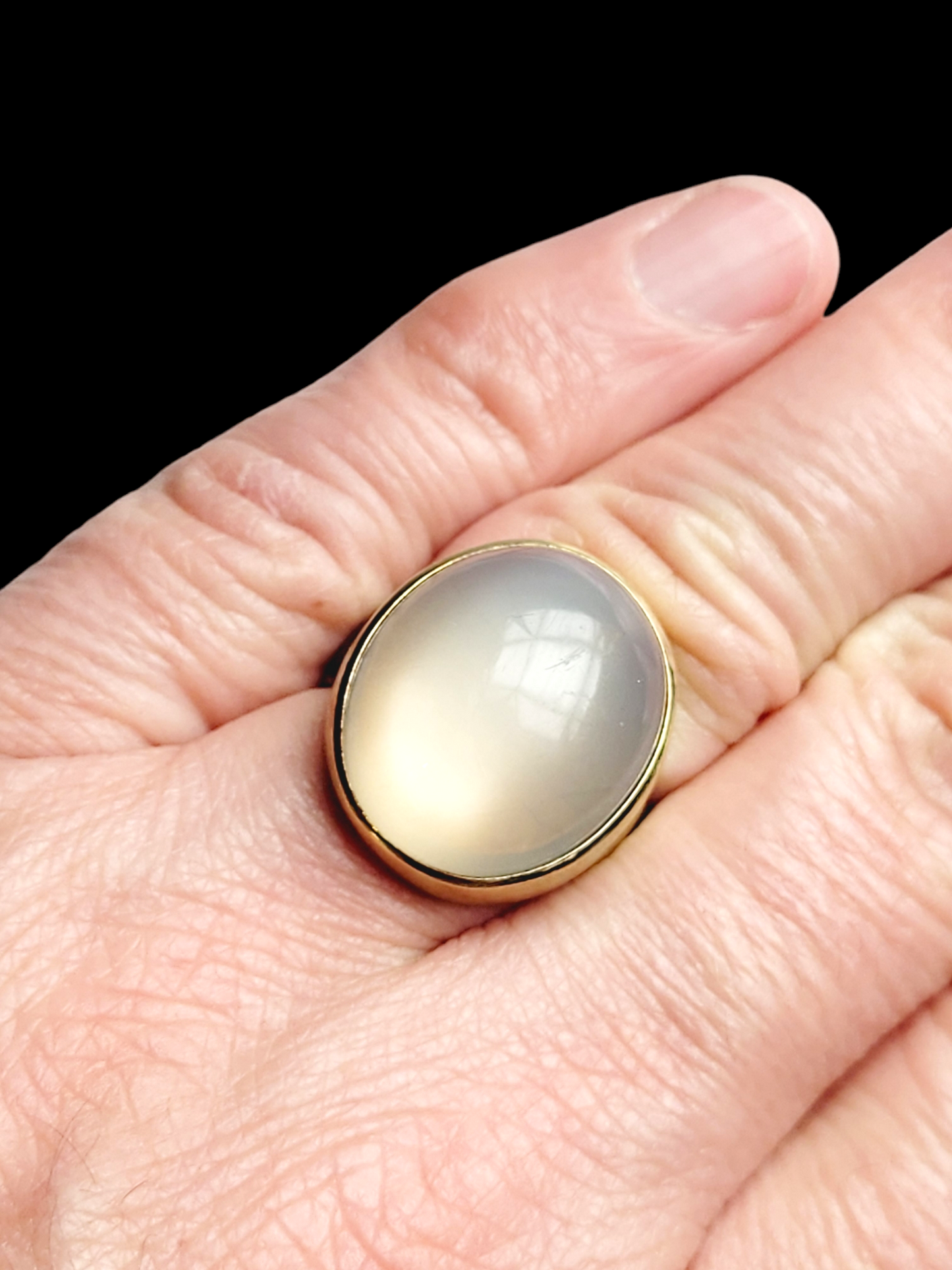 Single stone moonstone ring