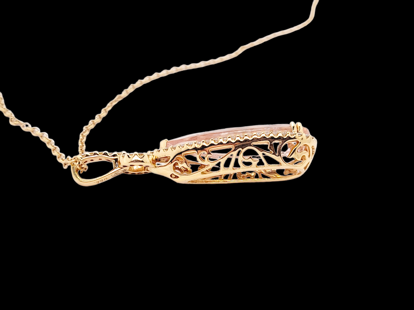 Modern imperial topaz and diamond pendant
SKU: 6553