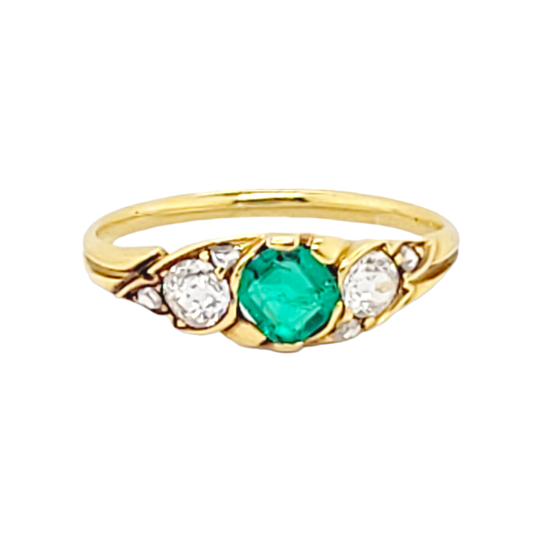 Antique emerald and old mine cut diamond ring
SKU: 6903