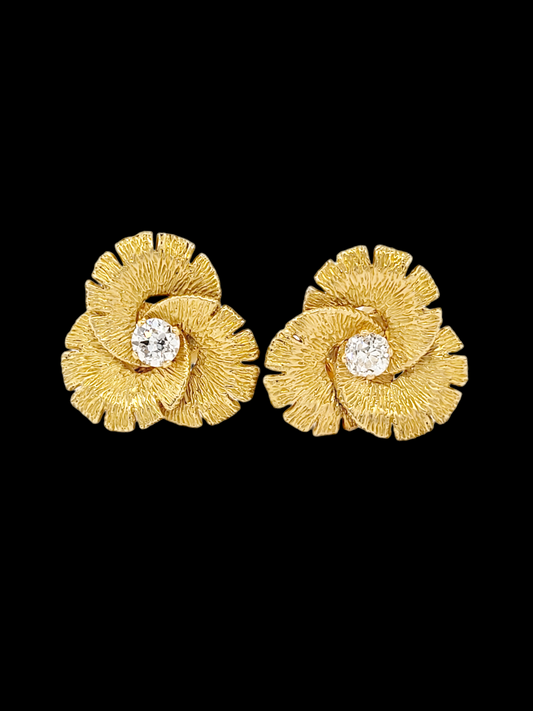 Cool 1960's organic trefoil gold and diamond earrings
SKU: 7070