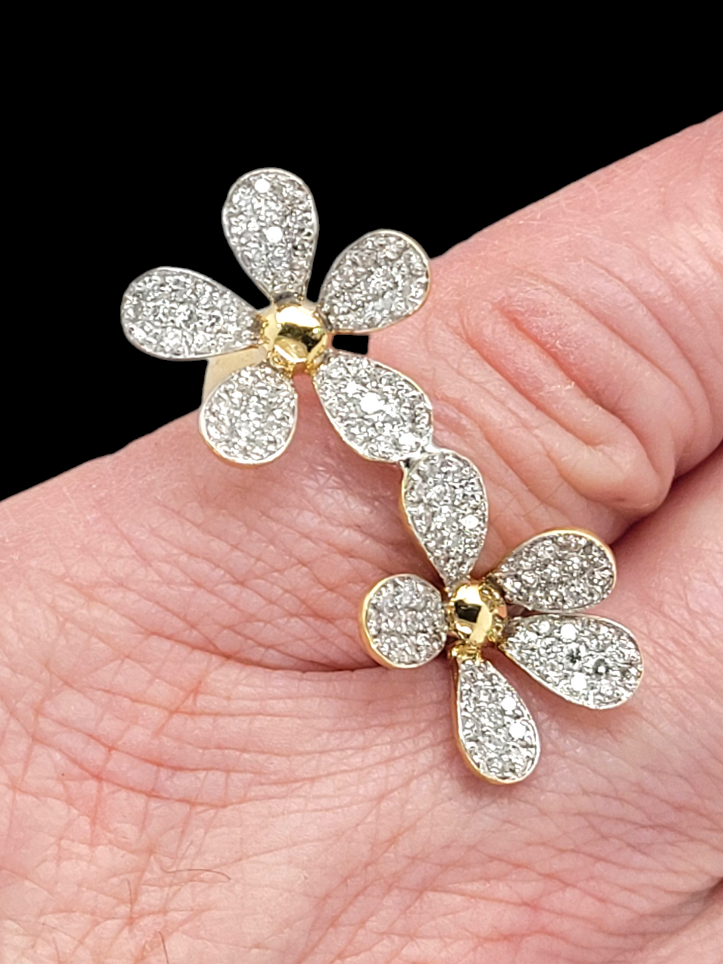 Modern diamond daisy dress ring
SKU: 7101