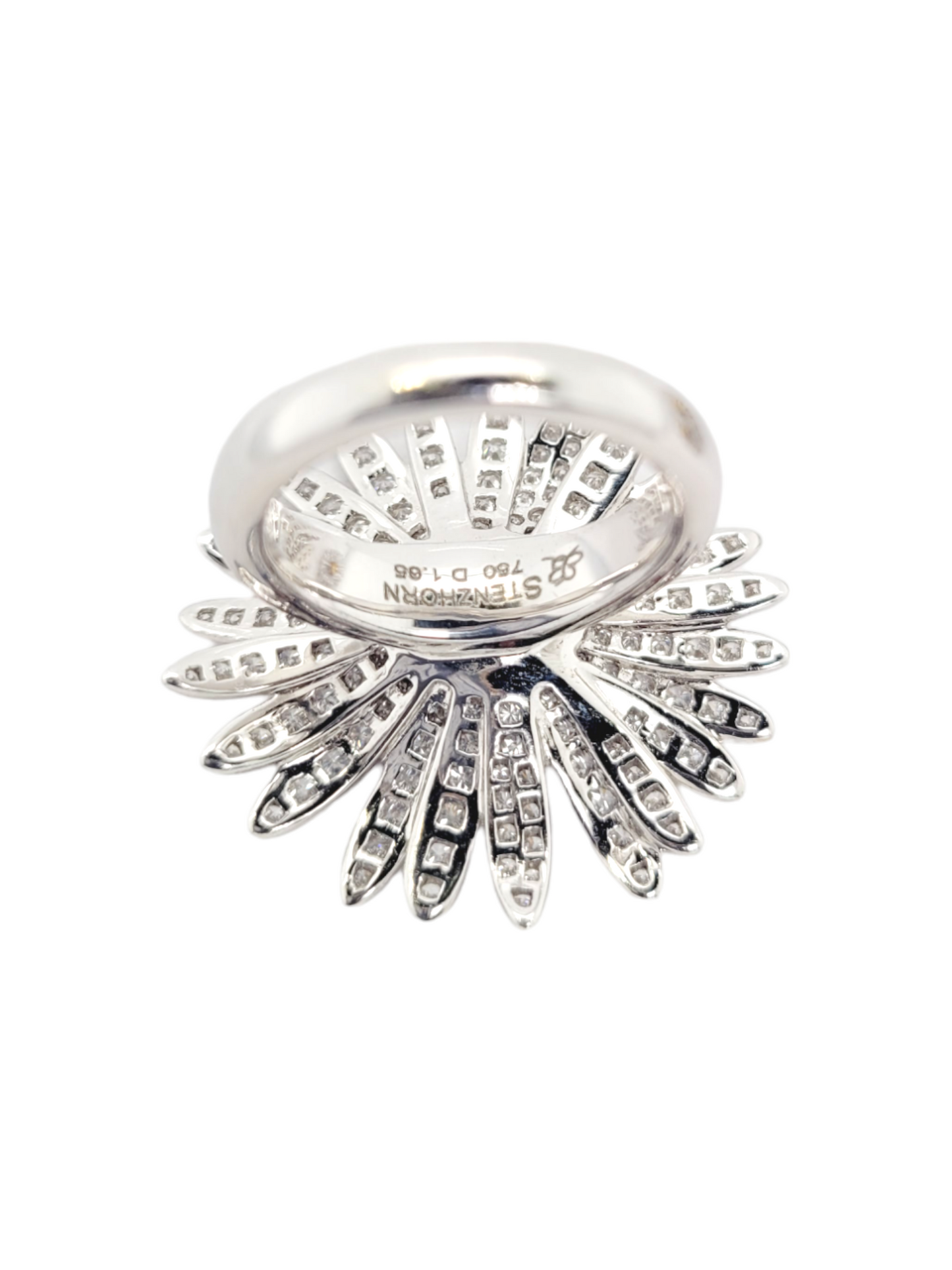 Modern daisy ring by Stenzhorn
SKU: 7145