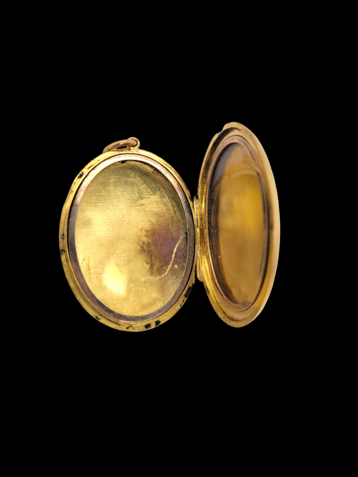 15ct gold oval locket
SKU: 7170