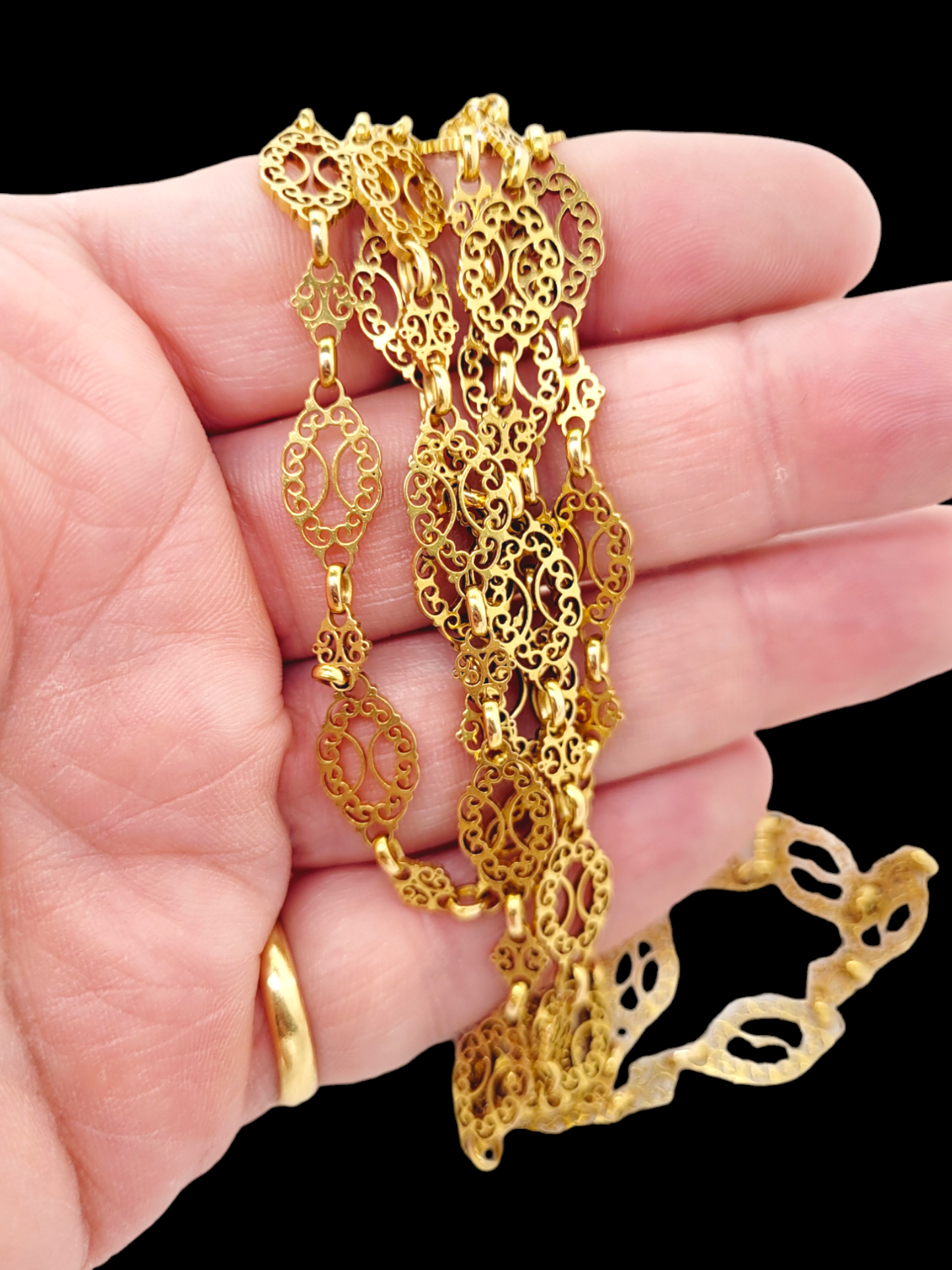 Antique French 18ct gold cartouche muff chain
SKU: 7266