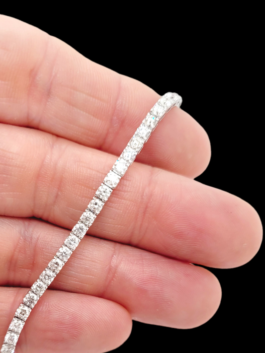 5.10ct diamond tennis bracelet set in 18ct white gold
SKU: 7288