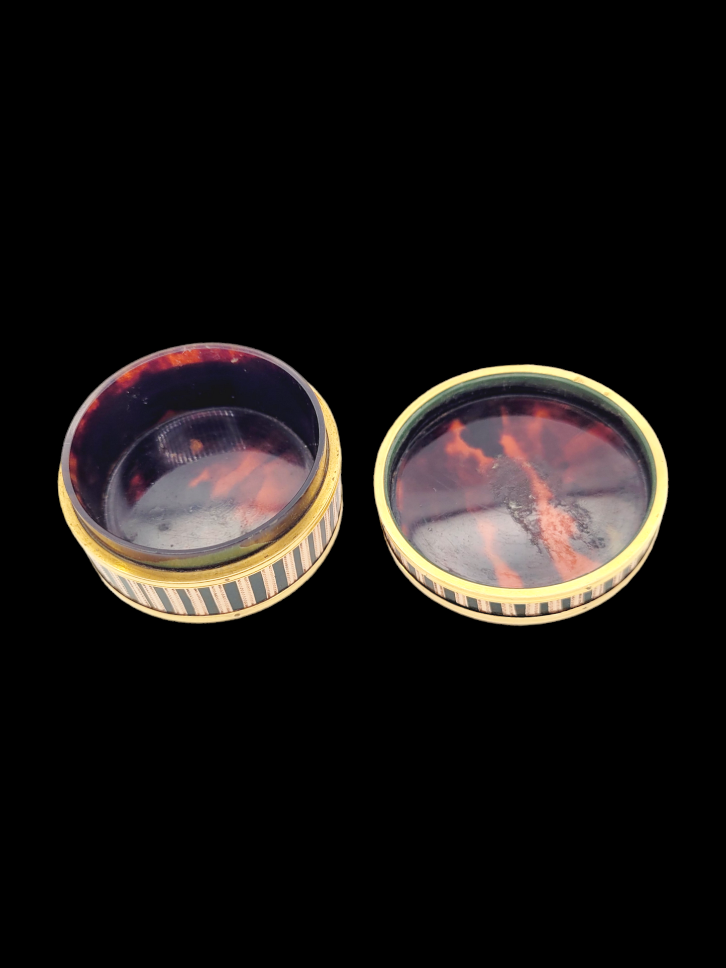 Antique French two colour gold box
SKU: 7323