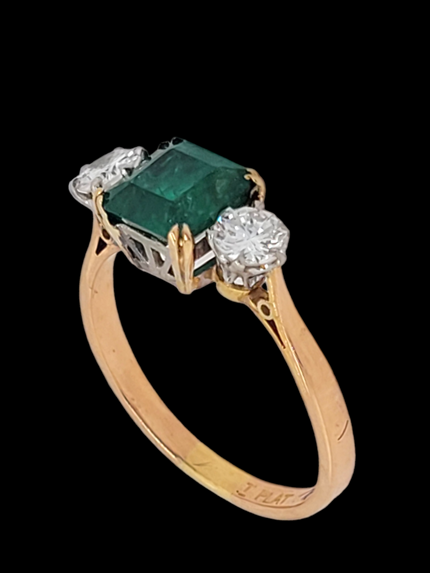 Emerald and diamond ring
SKU: 7339