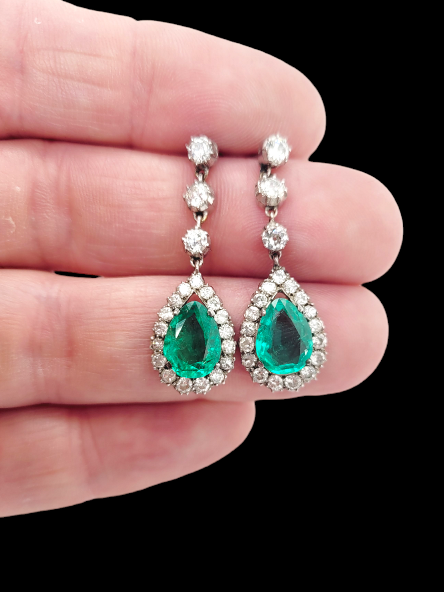 Antique Columbian emerald and diamond drop earrings
SKU: 7363