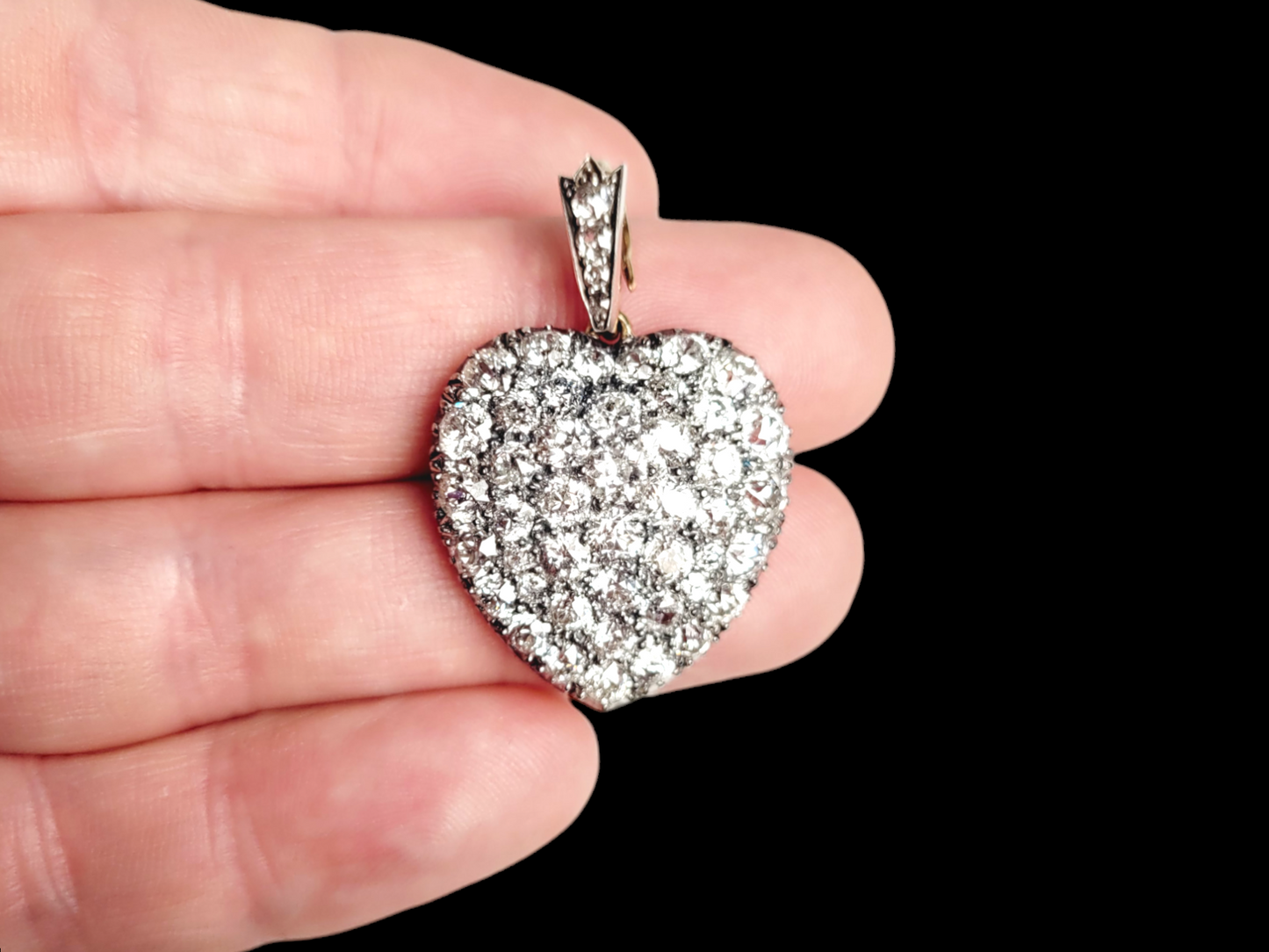 Plump antique diamond pave heart pendant
SKU: 7508