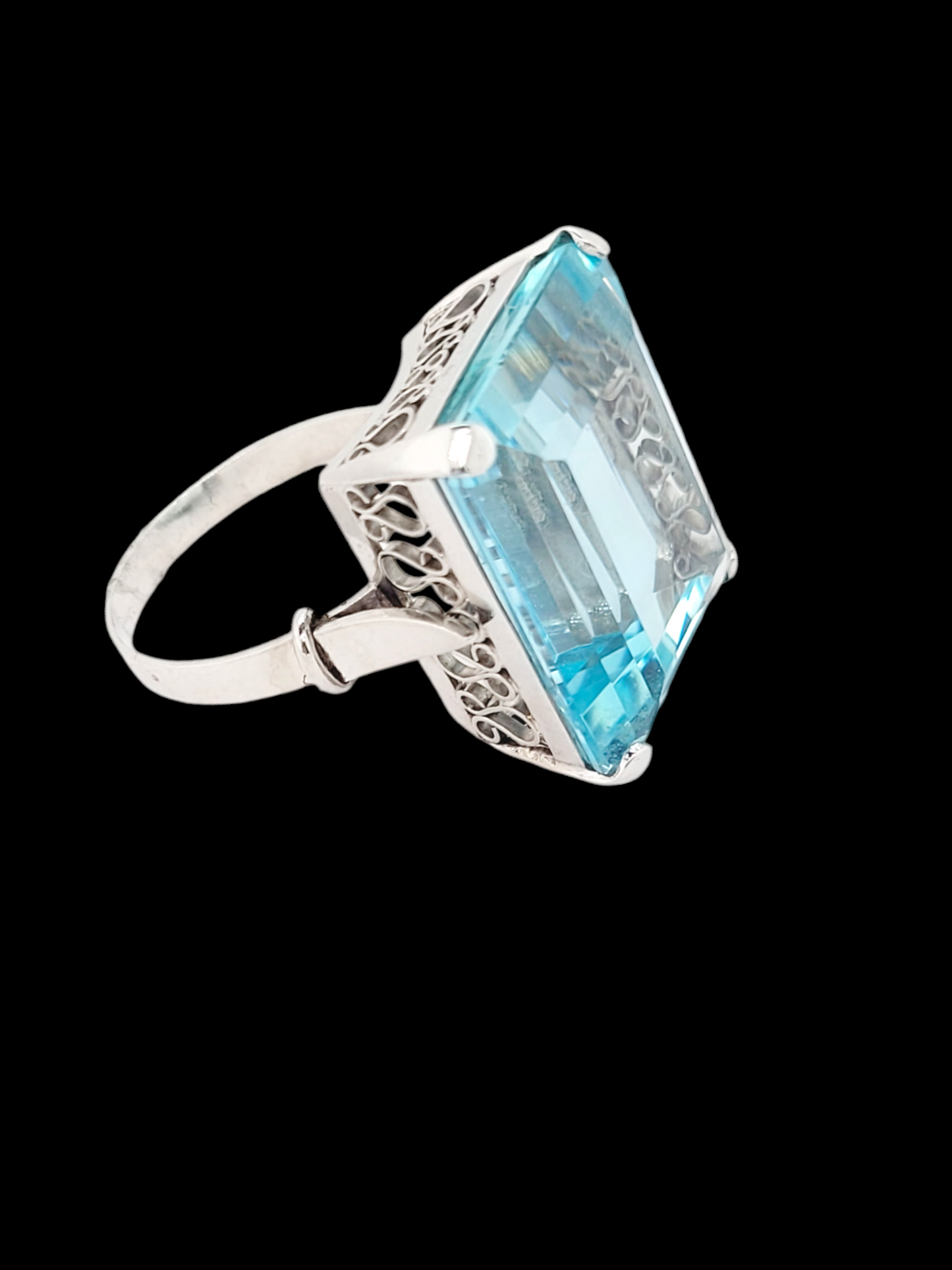 French Art deco solitaire Aquamarine dress ring
SKU: 7555