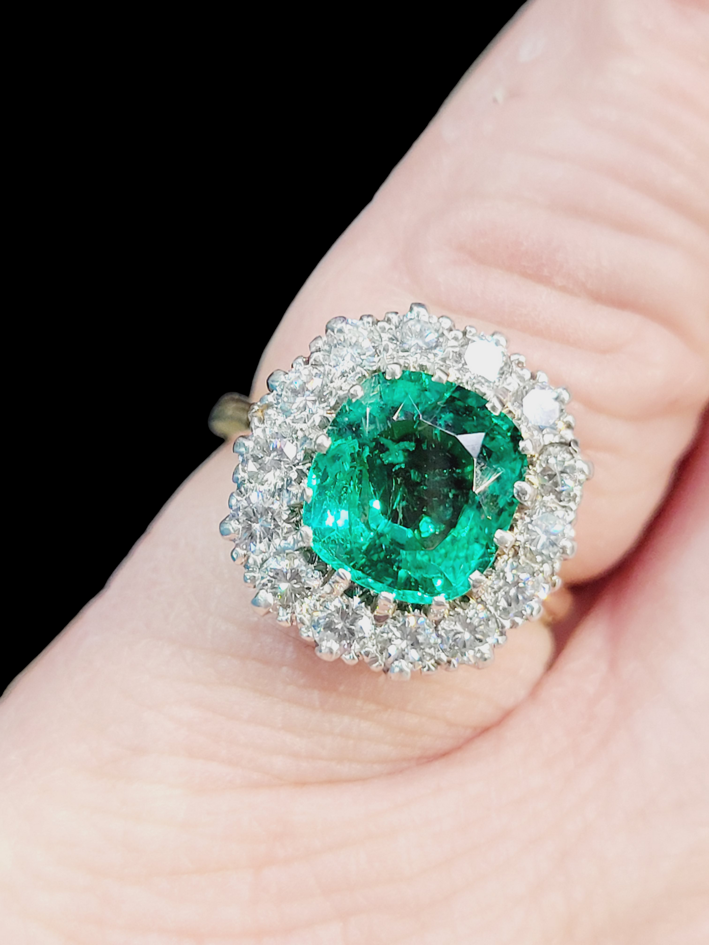 Fabulous emerald and diamond cluster ring
SKU: 7552
