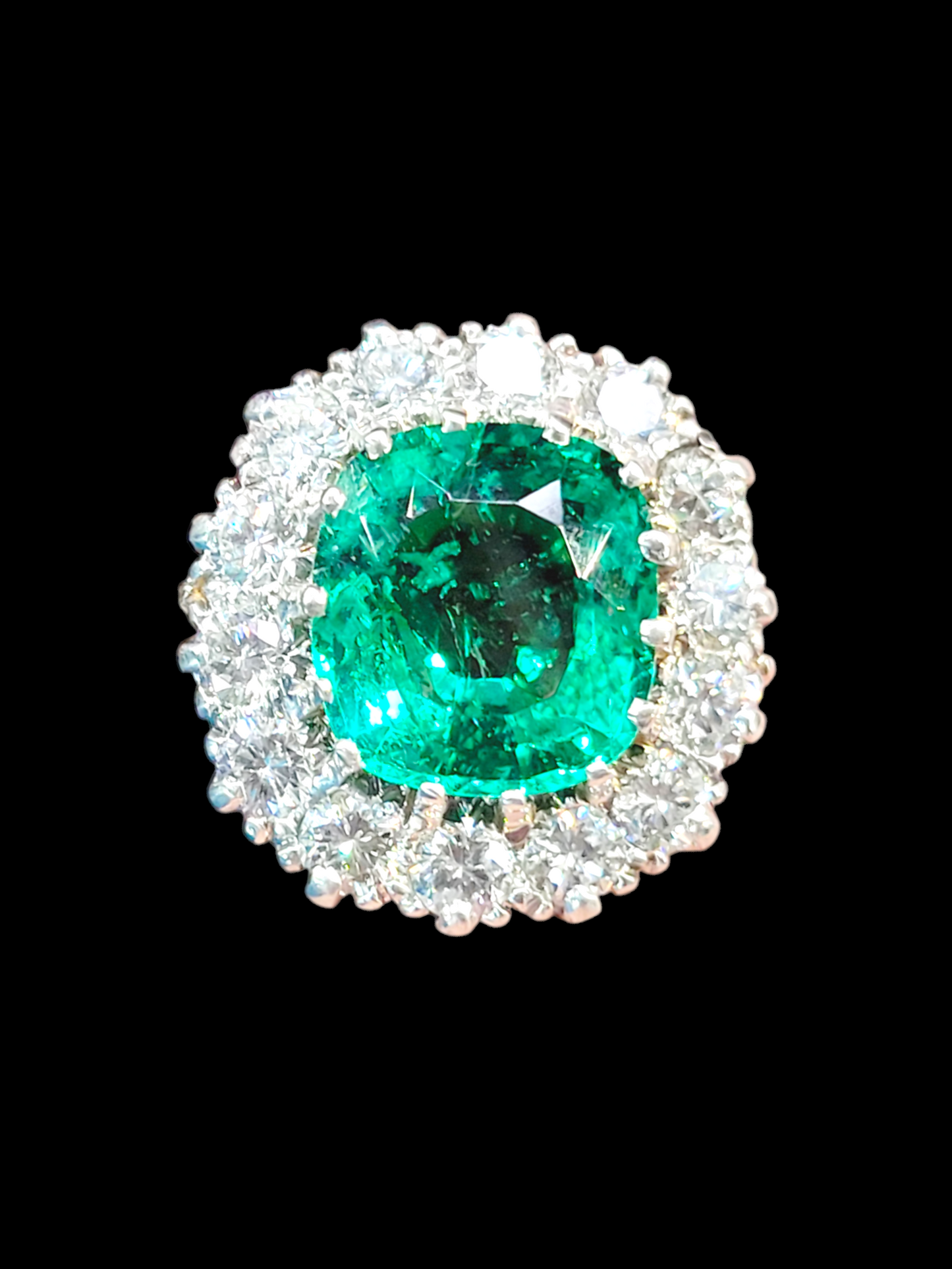 Fabulous emerald and diamond cluster ring
SKU: 7552