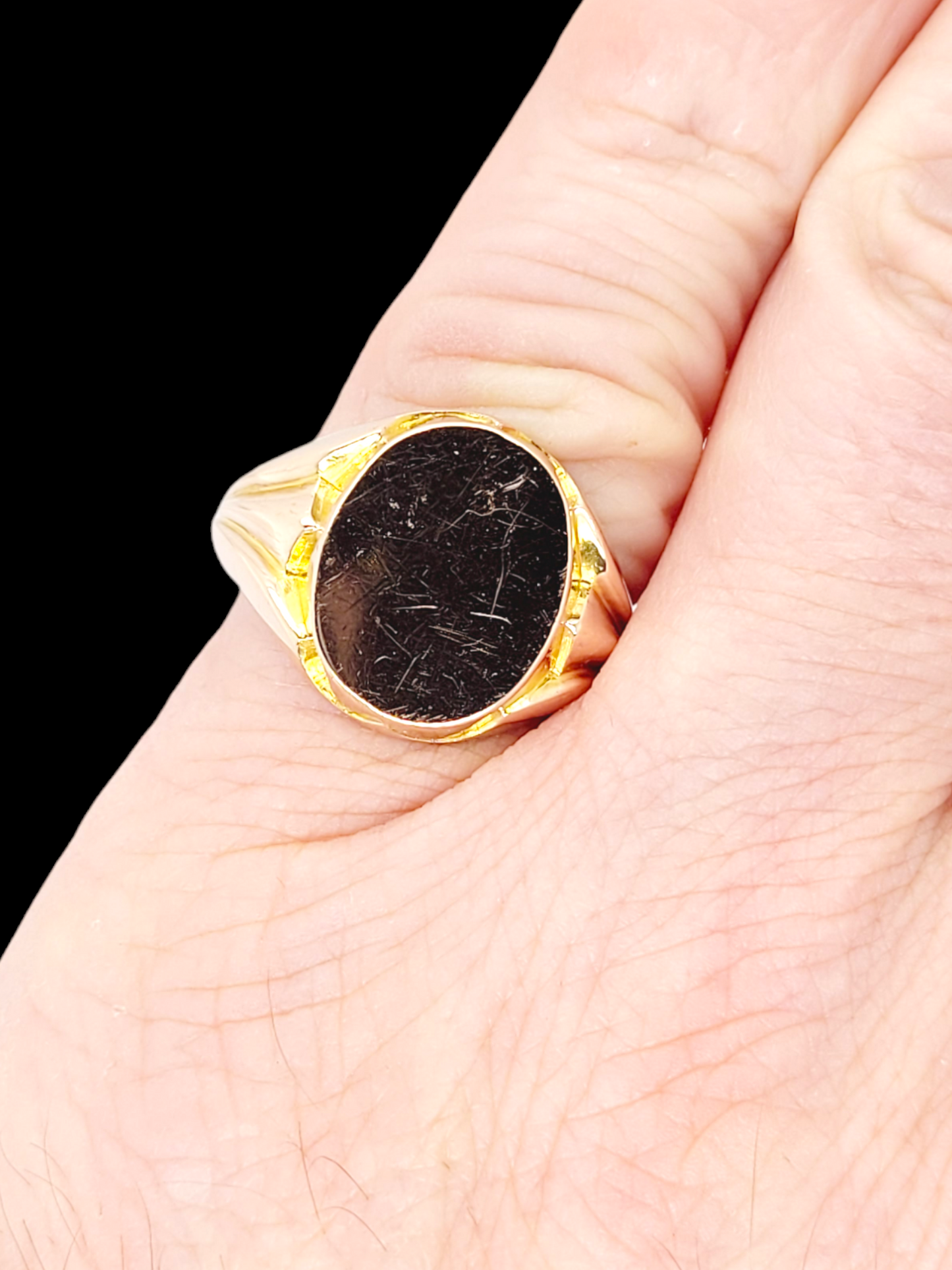 Vintage heavy 9ct gold signet ring
SKU: 7630