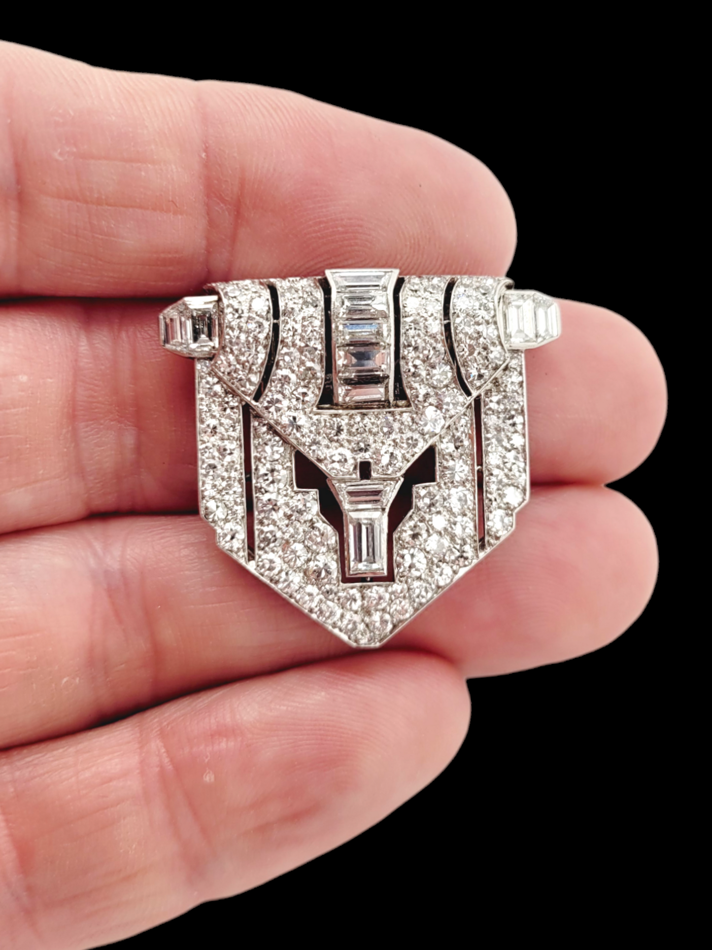 Fine Art deco diamond clip brooch
SKU: 7643