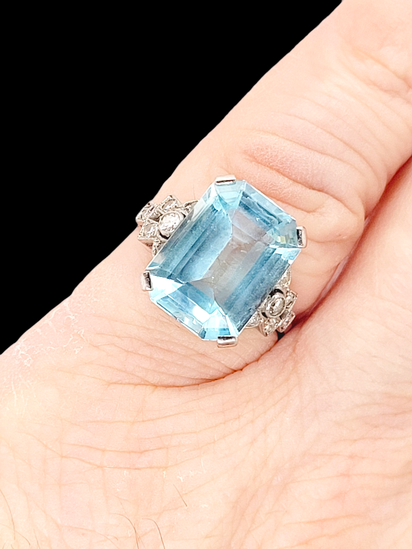 Art deco Aquamarine and diamond dress ring
SKU: 7707