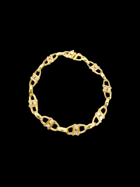 Stylish vintage diamond and 18ct gold bracelet
SKU: 7740