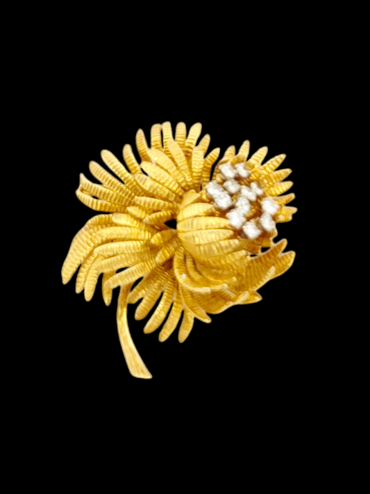 Stylish French 1960's 18ct gold and diamond flower
SKU: 7756