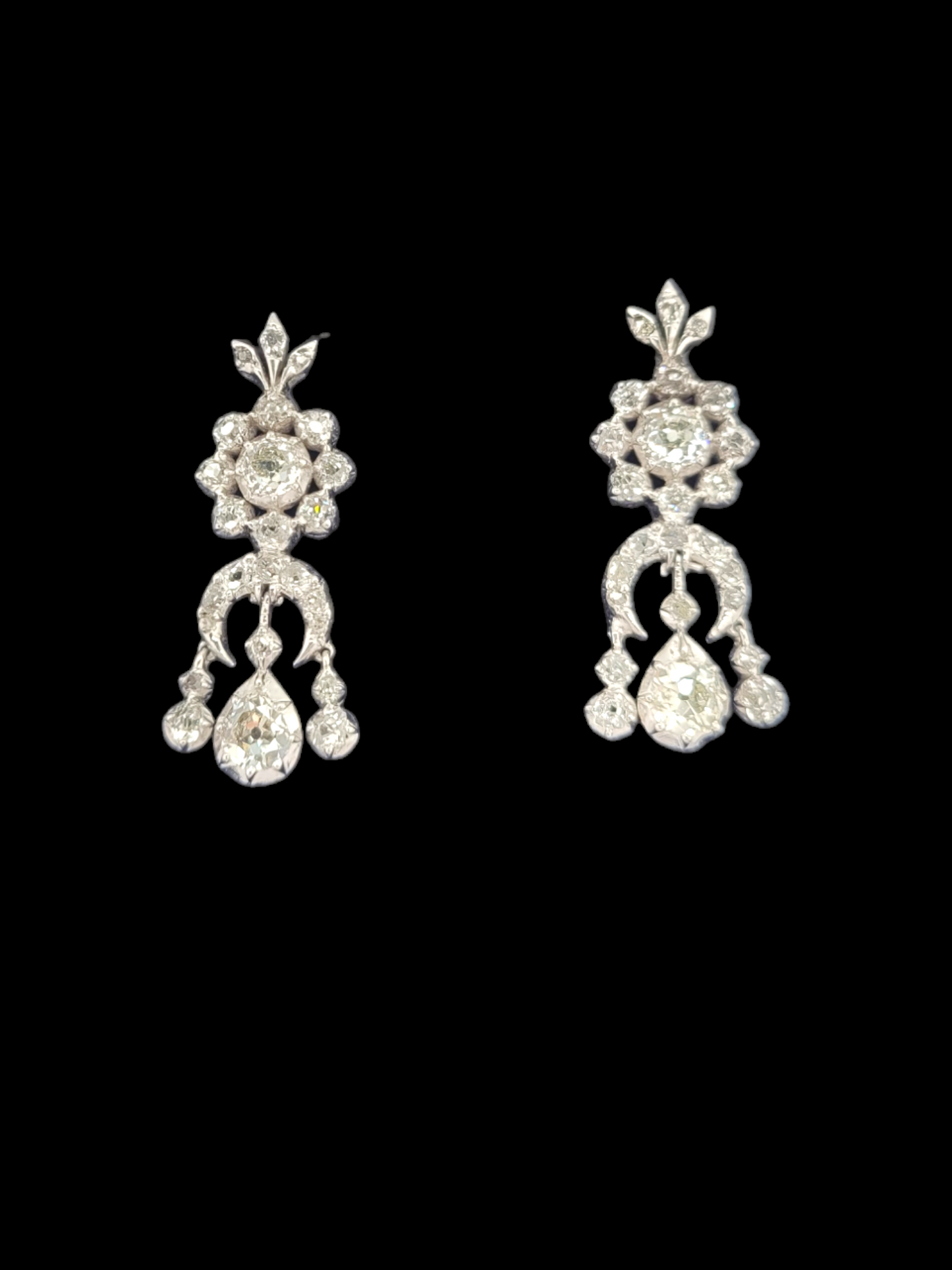 Antique diamond drop earrings
SKU: 7845