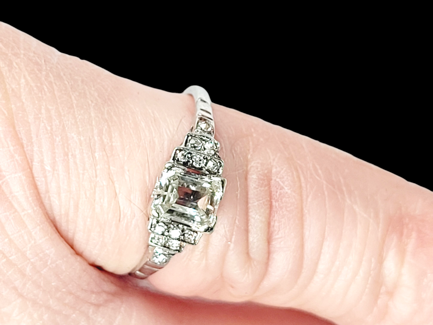 Art deco diamond engagement ring
SKU: 7860