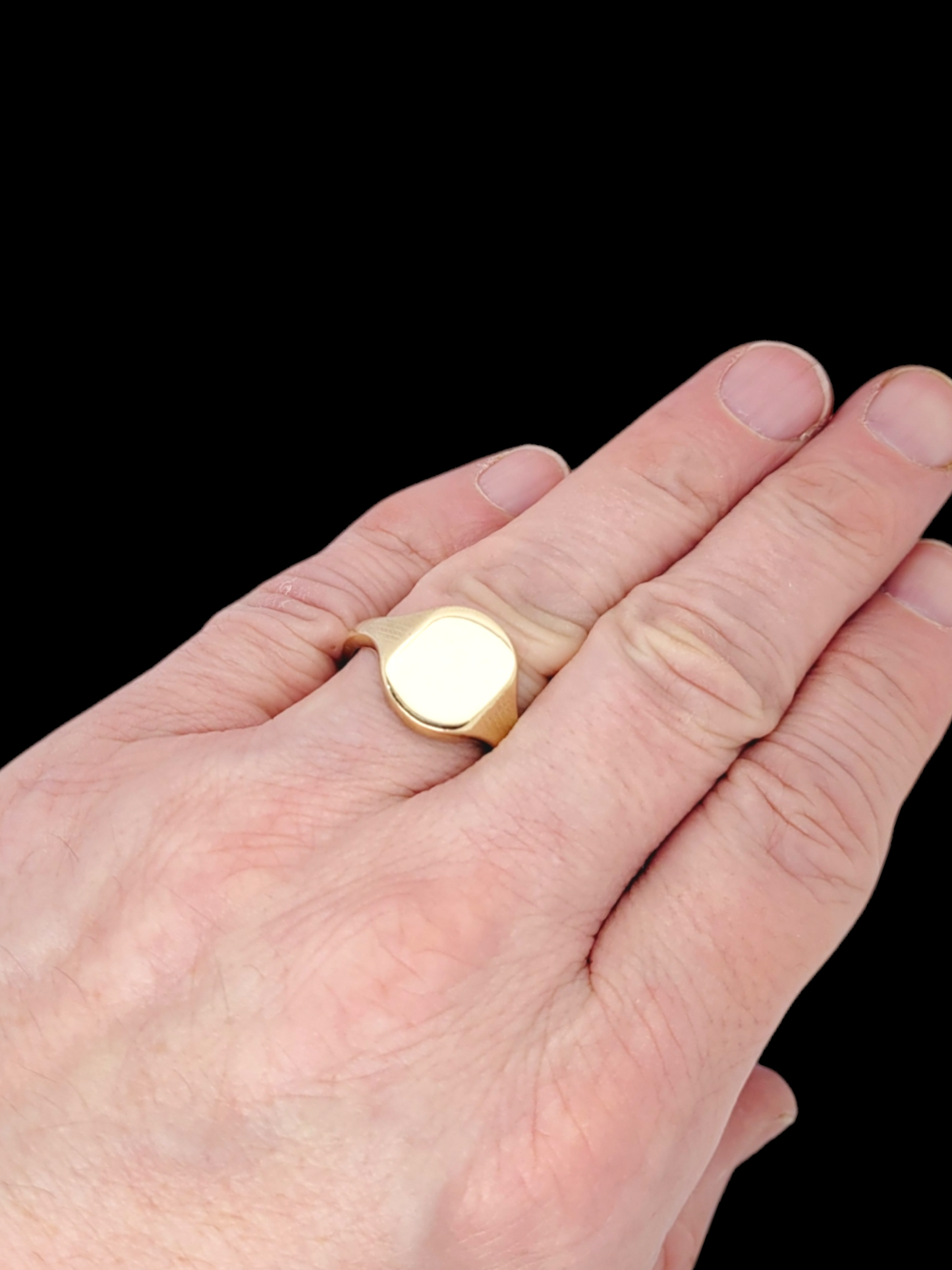 9ct gold signet ring
SKU: 7904