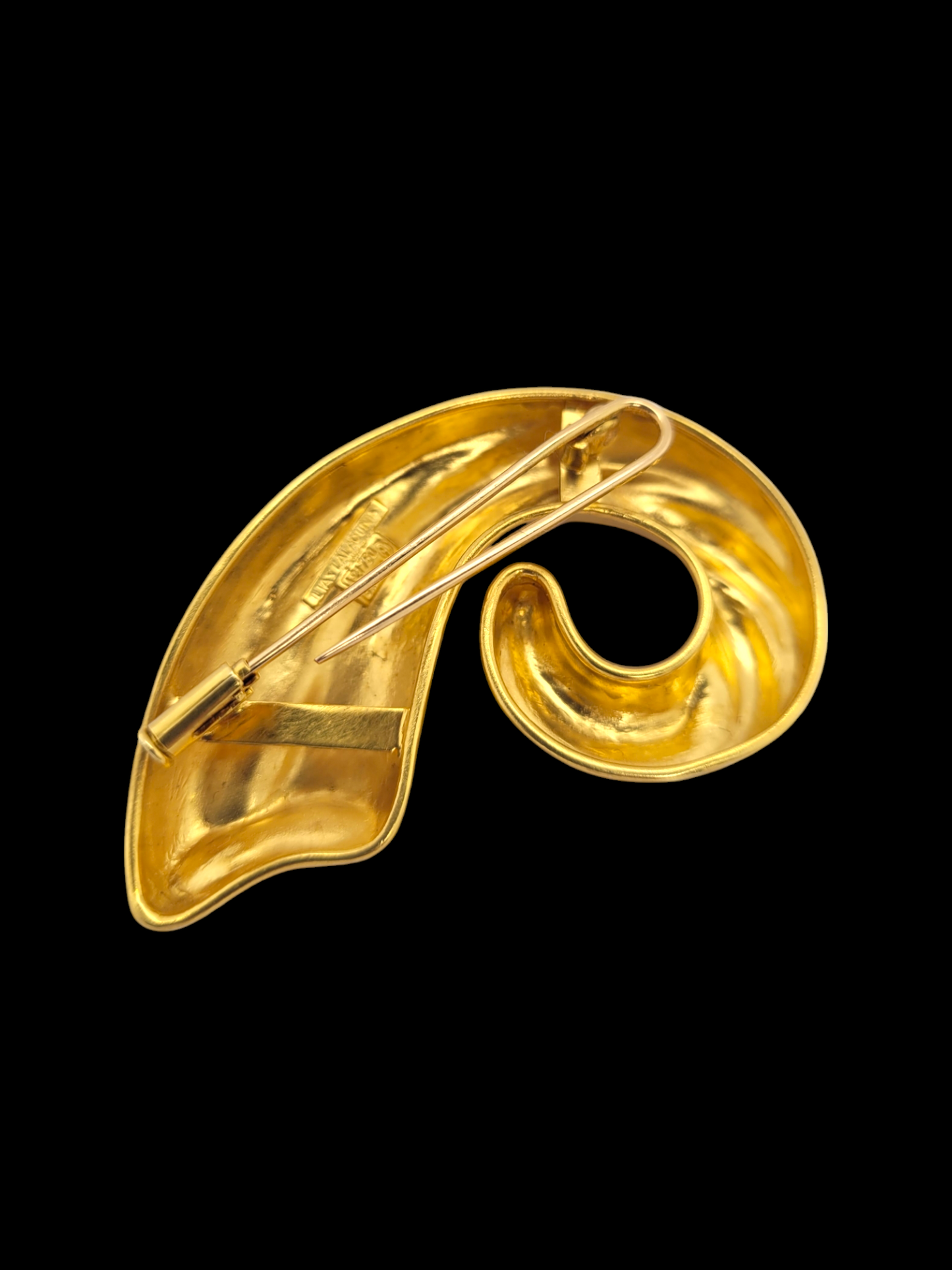 LALAoUNIS vintage 18ct gold iconic brooch
SKU: 7907