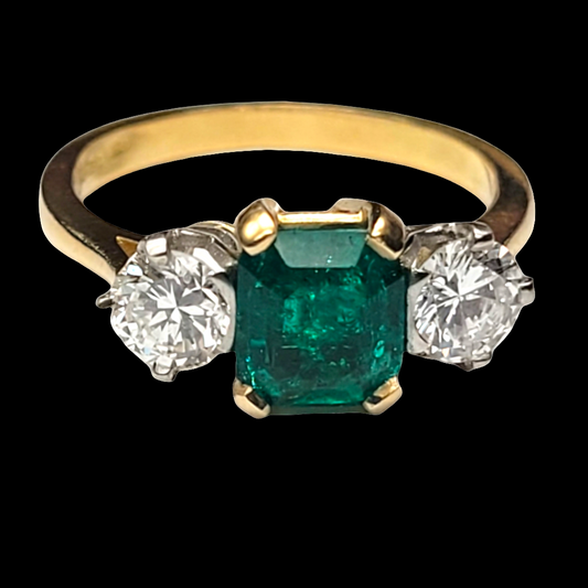 Emerald and diamond ring
SKU: 6441