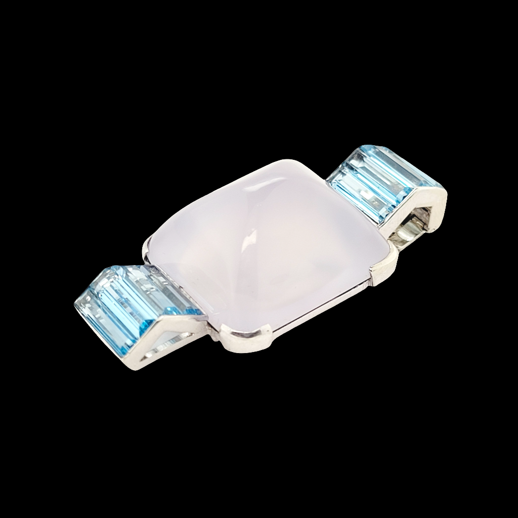 Stylish 1940's aquamarine and chalcedony sugarloaf clip brooch