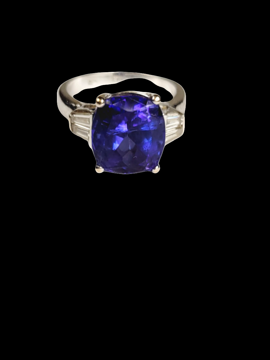 Tanzanite and tapering baguette diamond dress ring
SKU: 7661