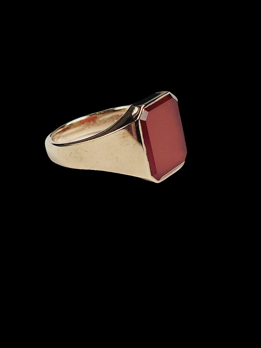 Dark red cut corner oblong cornelian 9ct gold signet ring sku 8448