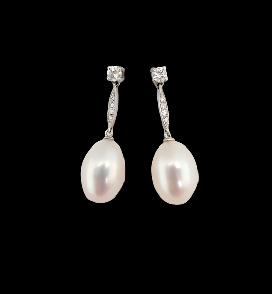 Pearl and Diamond earrings
SKU: 7188