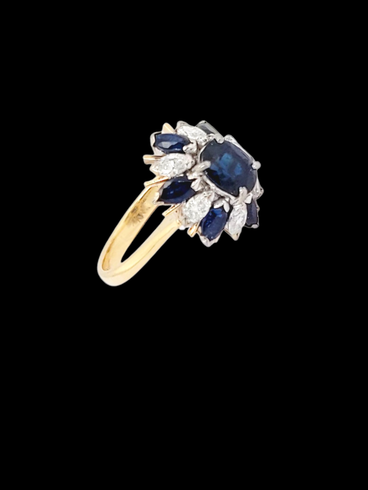 1960's Vintage sapphire and diamond cluster ring
SKU: 8077