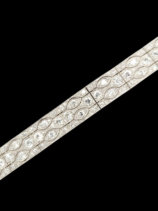 Fine art deco diamond panel bracelet
SKU: 8023
