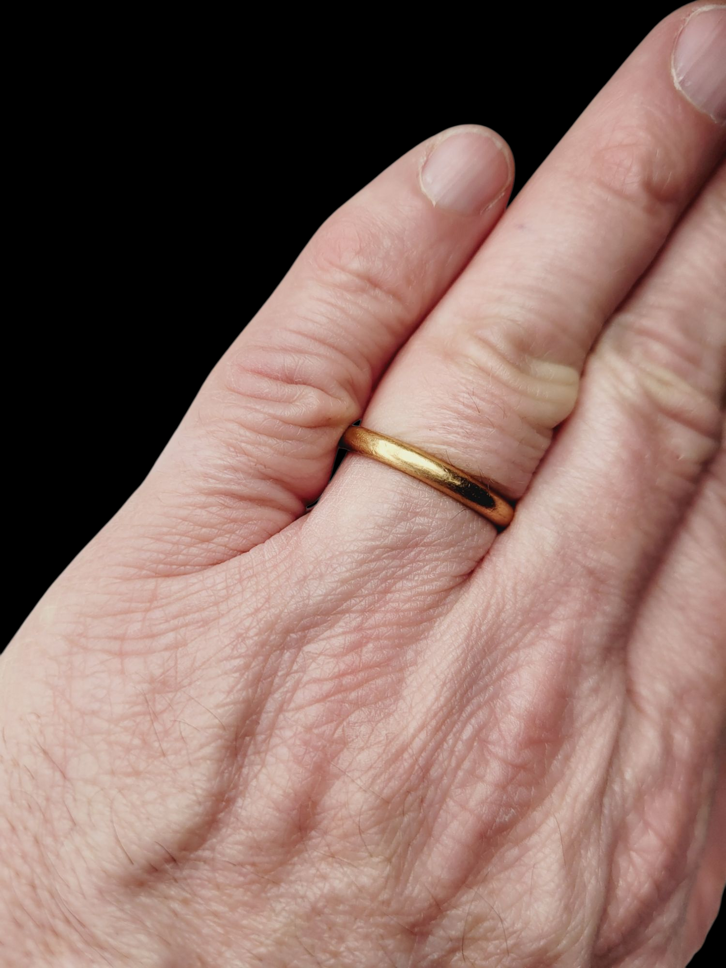 3mm 22ct gold wedding band
SKU: 8121