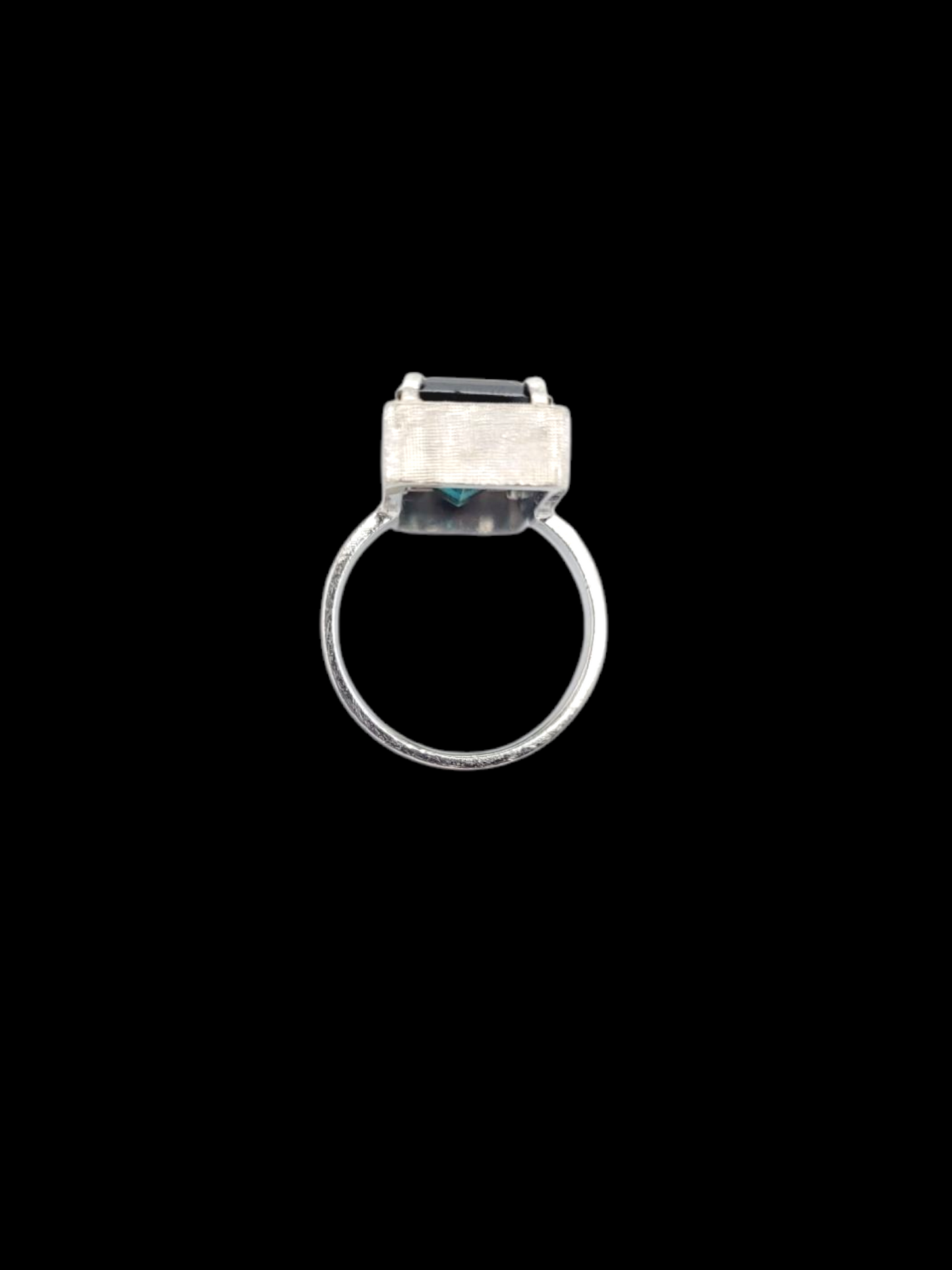 Vintage cool indicolite blue tourmaline and diamond ring
SKU: 8070